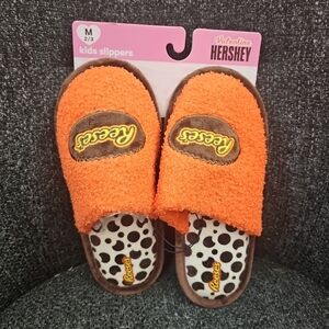 NWT Reese's Peanut Butter Kid Sz Medium (2/3) Cup Slip-On Sherpa House Slippers